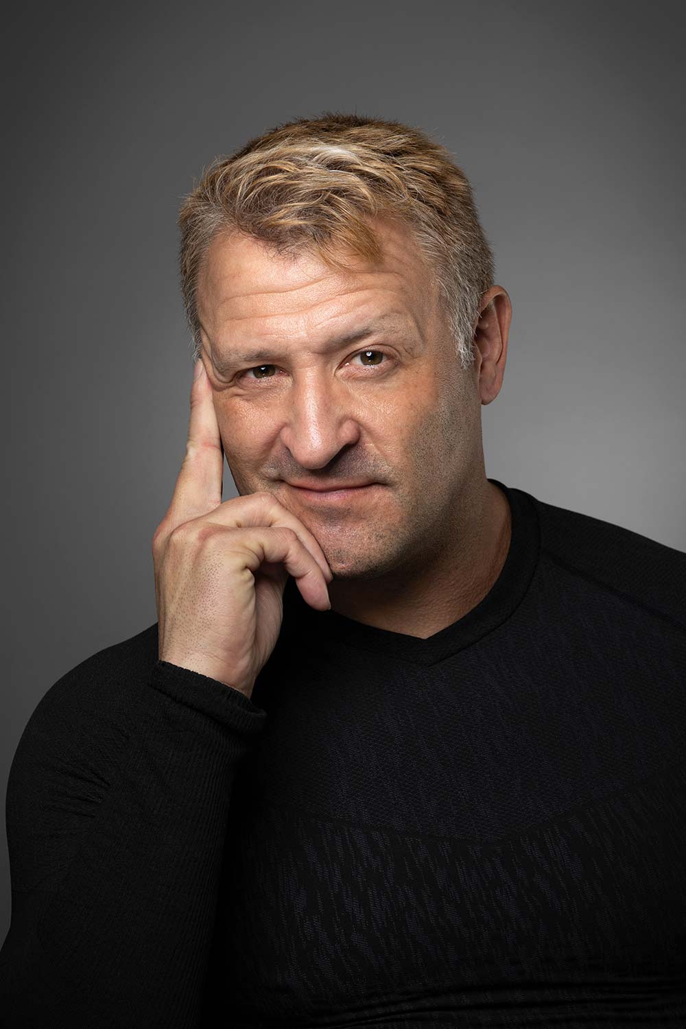 Actor Headshot Mickey Templar. Photo by Antti Valos.